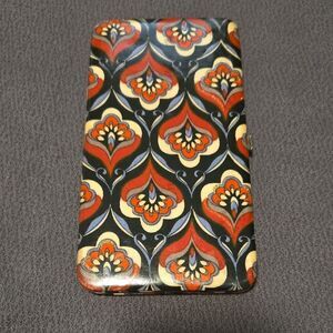 Stylish Red and Black Patterned Q